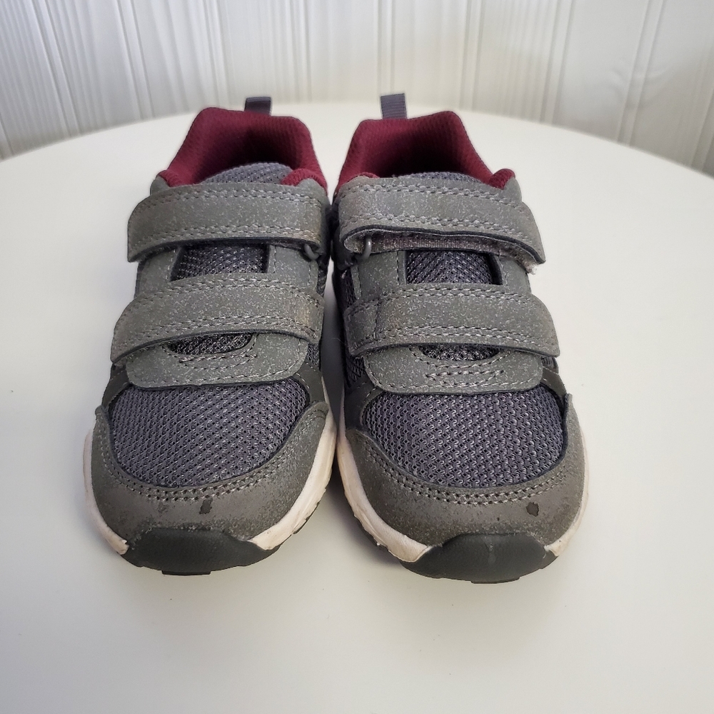 Carters Sneaker